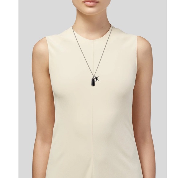 Louis Vuitton Luxury Statement Piece Necklace with Logo - Picture 8 of 8